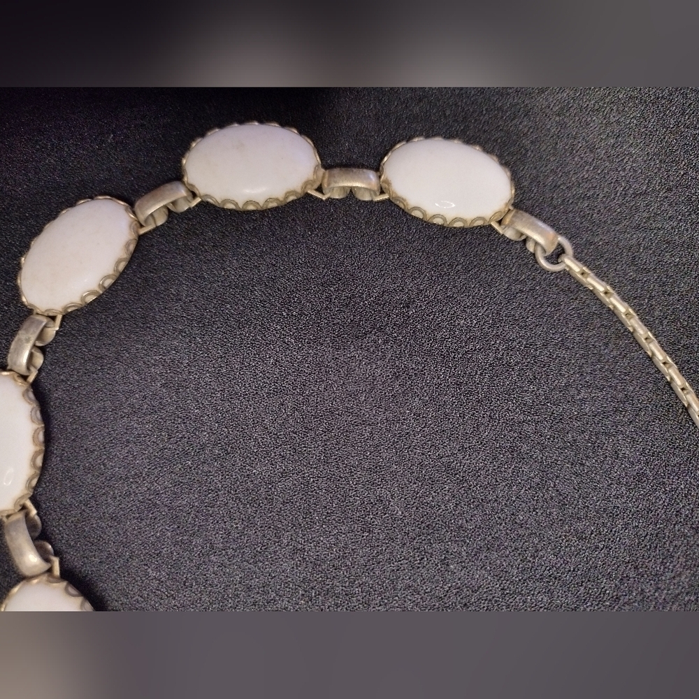 Gold and Cream Choker Necklace - Picture 4 of 12